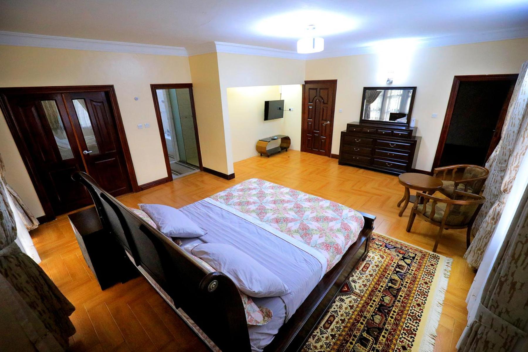 The Residence at Lunyo view 4