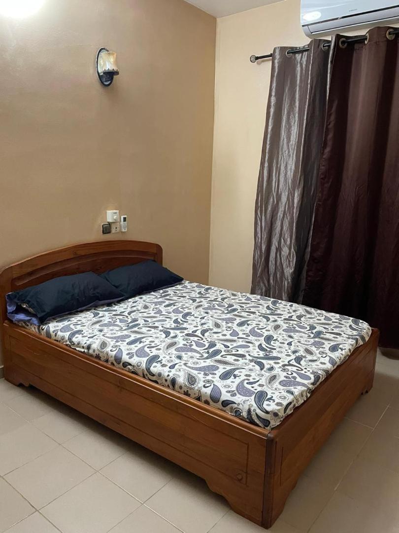 trois chambres et salon avec balcon à Porto Novo