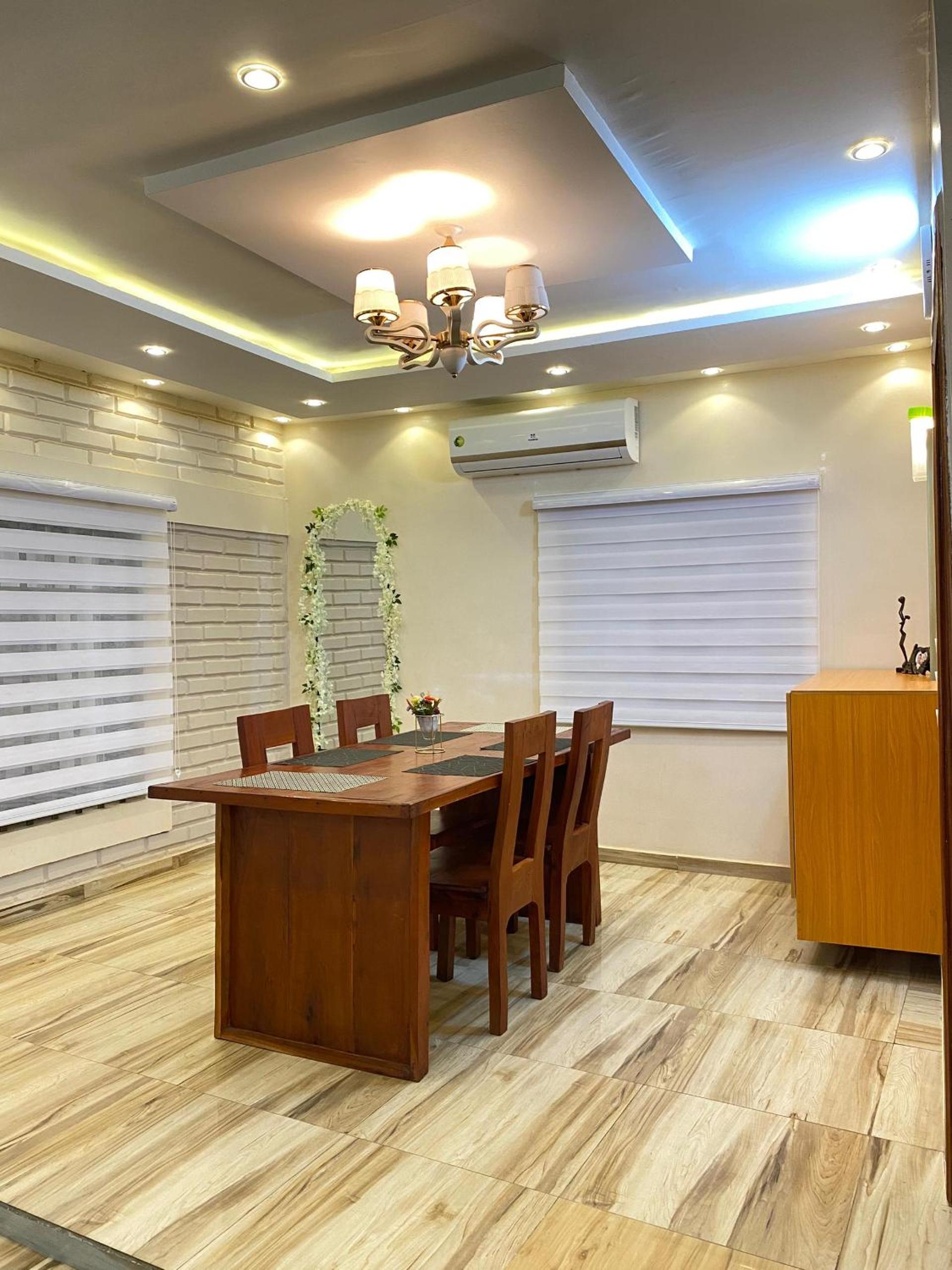 trois chambres et salon avec balcon à Porto Novo