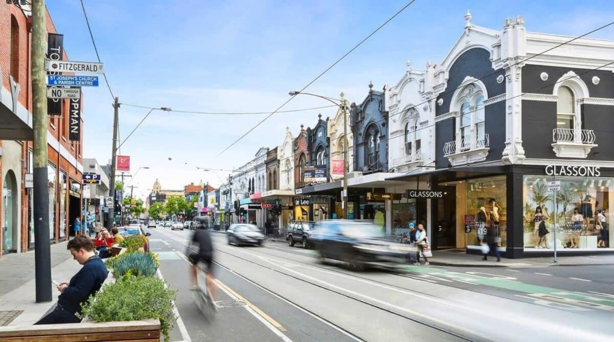Chic & Cozy 2BR Stay on Iconic Chapel Street