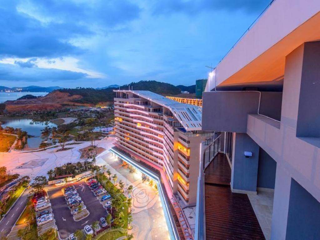Island Skylight Resort
