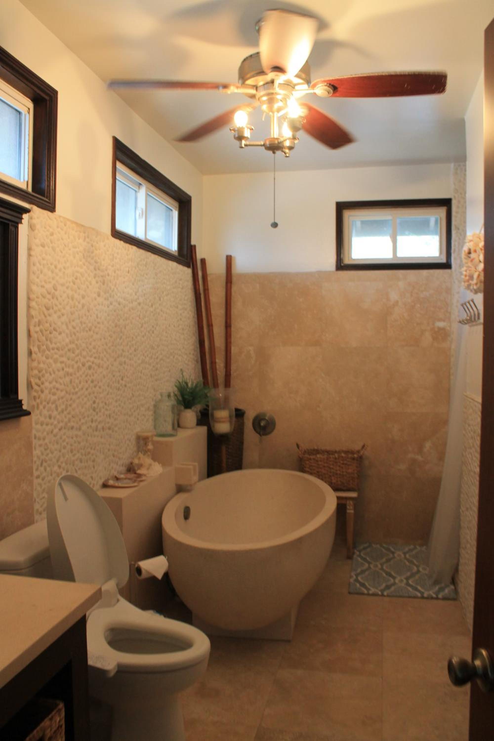 Hawaiian Paradise, Absolutely Gorgeous, Breathtaking Beach Home in Waimanalo view 5