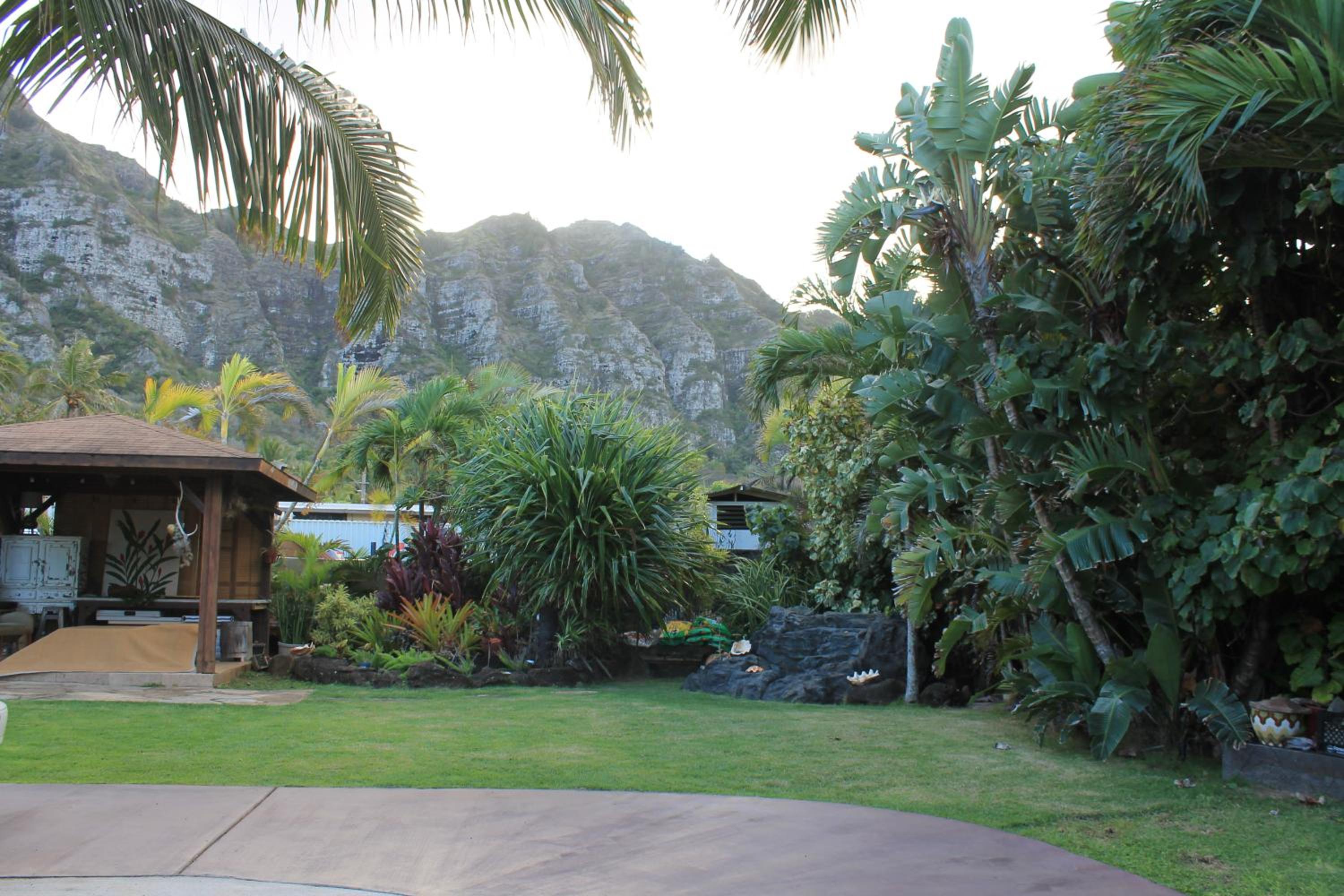 Hawaiian Paradise, Absolutely Gorgeous, Breathtaking Beach Home in Waimanalo view 3