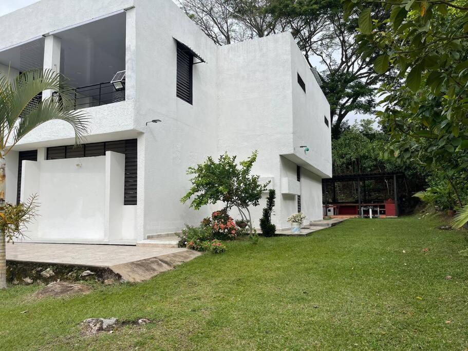 Villa Monieri Espectacular Casa en Rivera