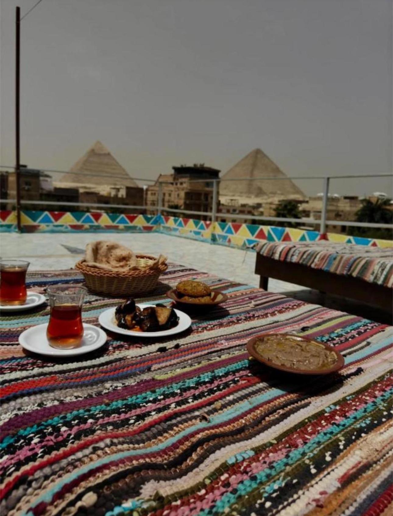 Hotel Nefertiti city centre pyramids view - Image 1