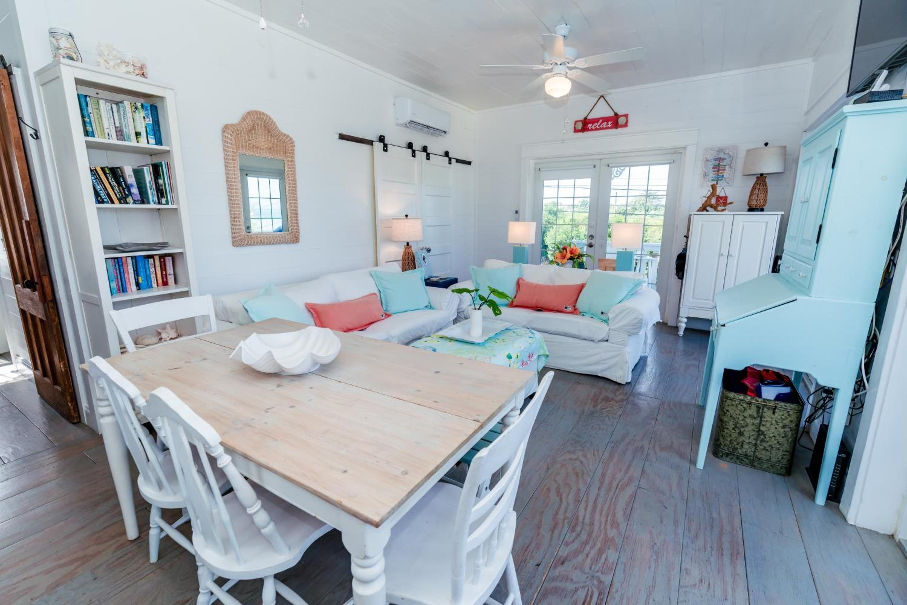 Island Vibe By the Sea