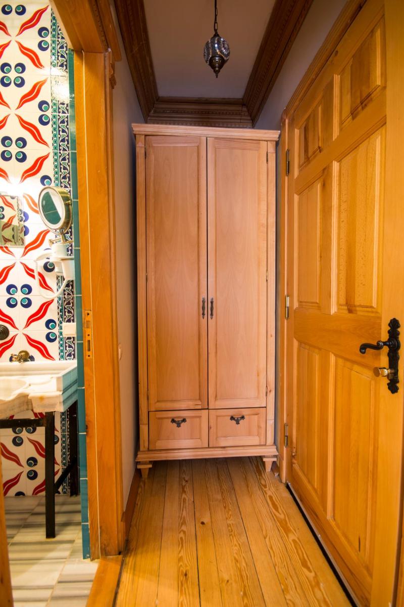 Sultan Corner Suites - Image 37