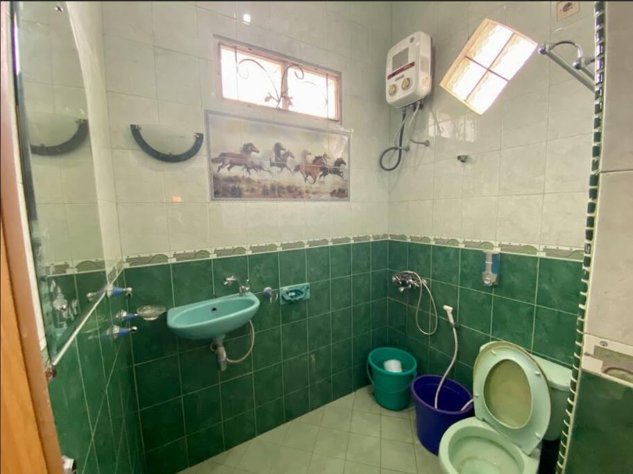 Villa Sevilla 3 Bedrooms BPPK Ciloto Puncak by Damaresa