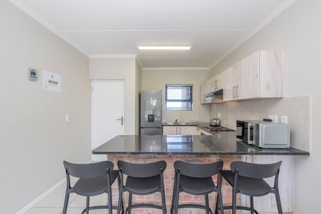 Cozy Apartment in Brackenfell, Cape Town, ZA