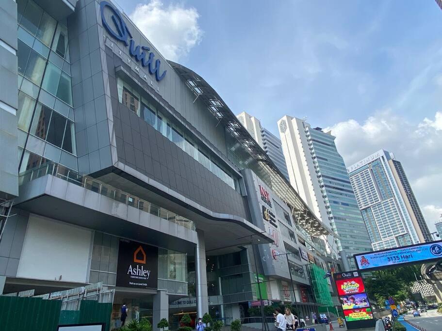 The Colony & Luxe with KLCC view Skypool by Cobnb
