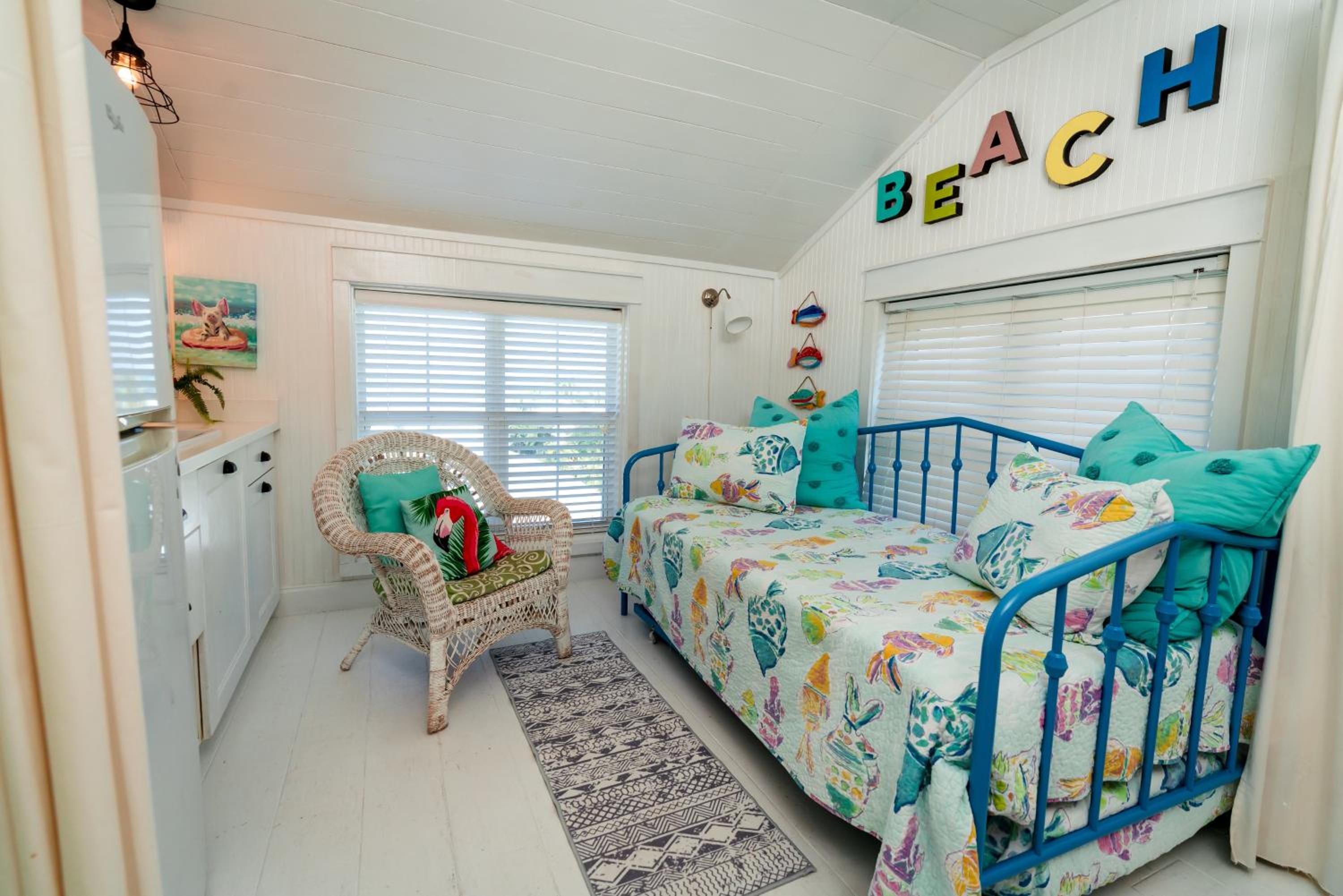 Island Vibe By the Sea