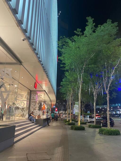 The Colony & Luxe with KLCC view Skypool by Cobnb