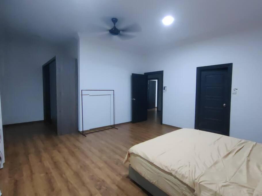 Homezstay Swallow Airport Miri