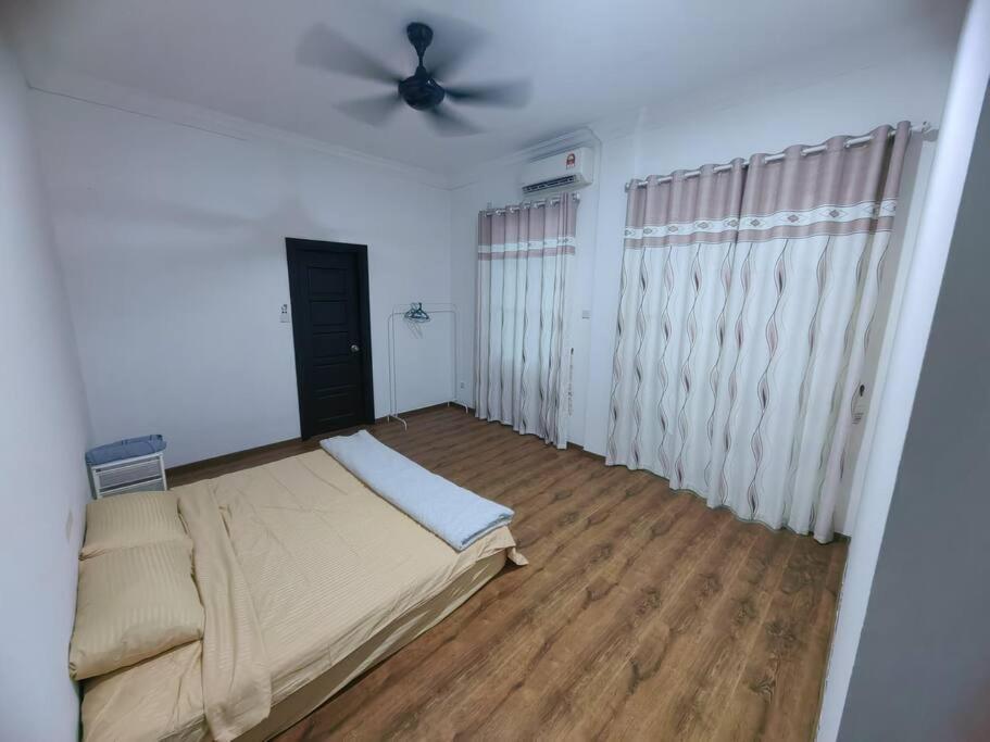 Homezstay Swallow Airport Miri