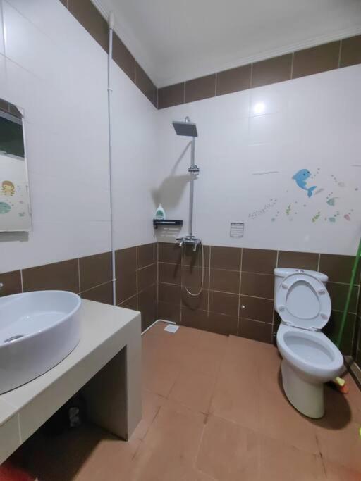 Homezstay Swallow Airport Miri