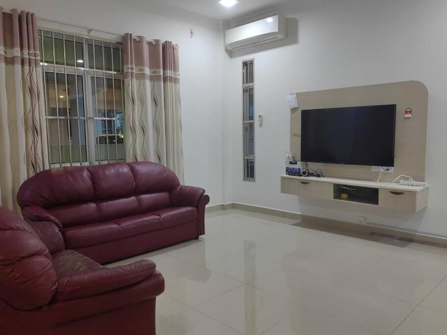 Homezstay Swallow Airport Miri
