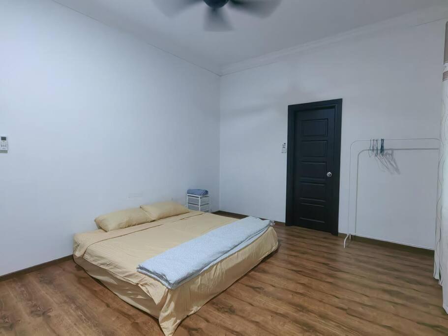 Homezstay Swallow Airport Miri