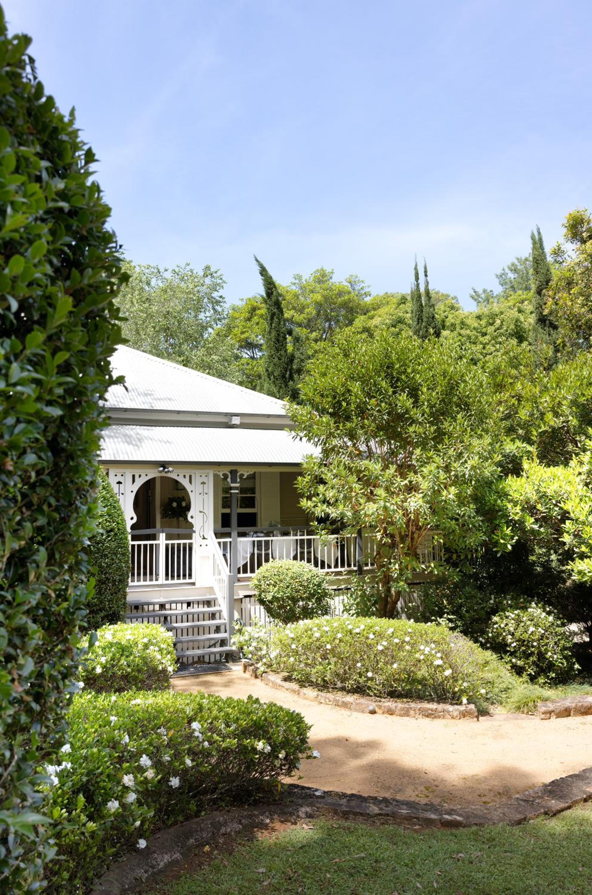 Waterfall Lodge Maleny Timeless Grandeur & Luxury
