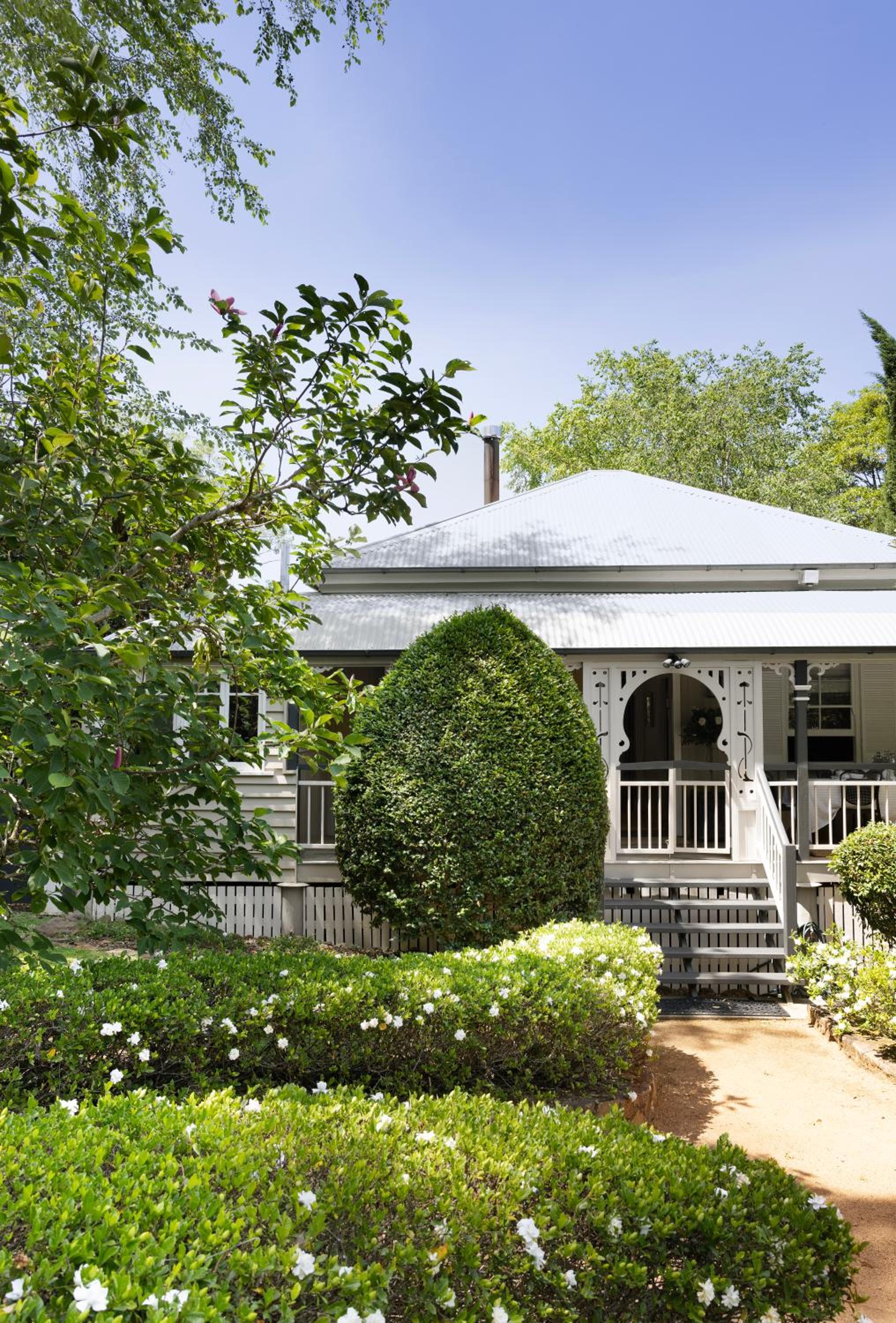 Waterfall Lodge Maleny Timeless Grandeur & Luxury