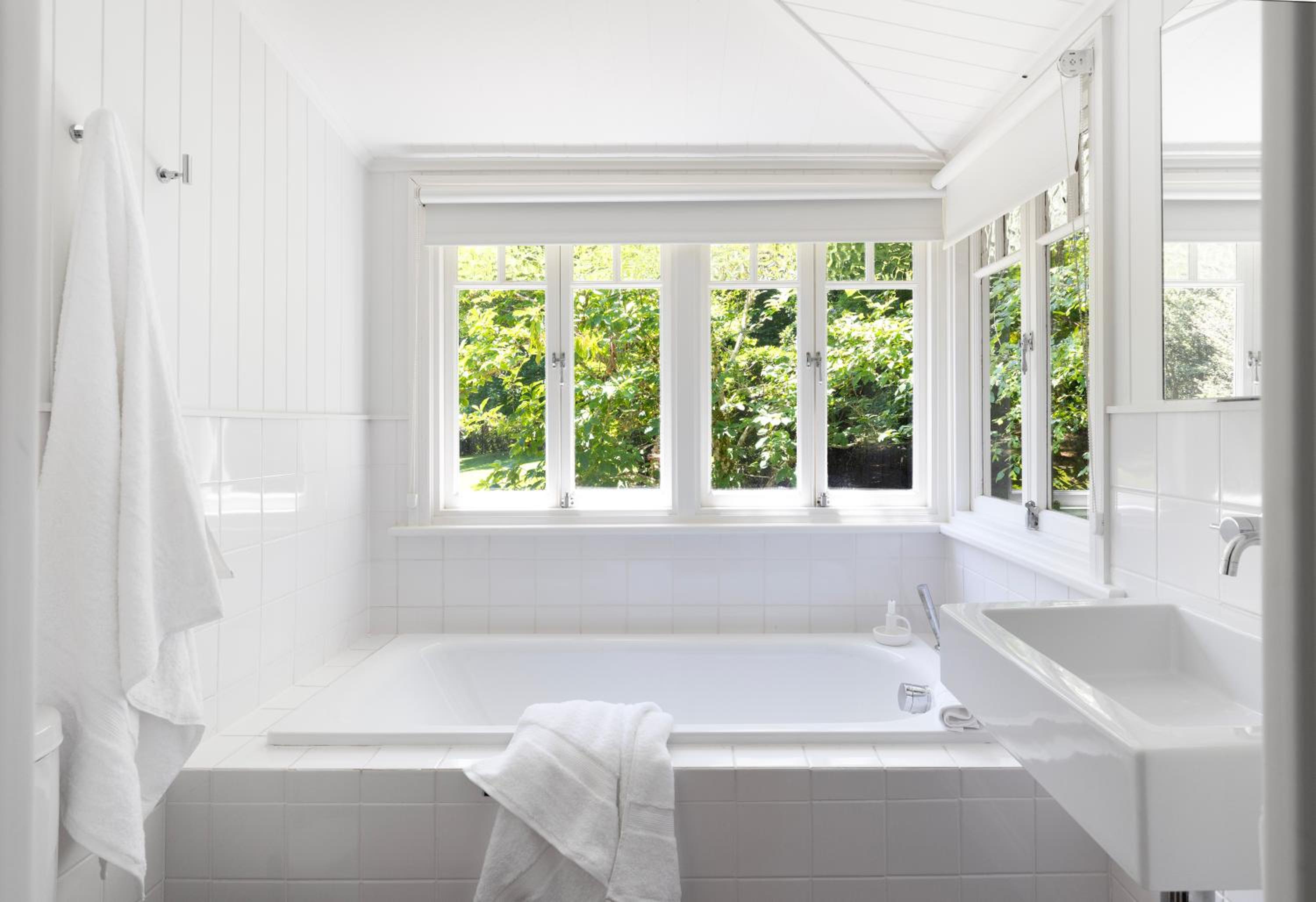 Waterfall Lodge Maleny Timeless Grandeur & Luxury