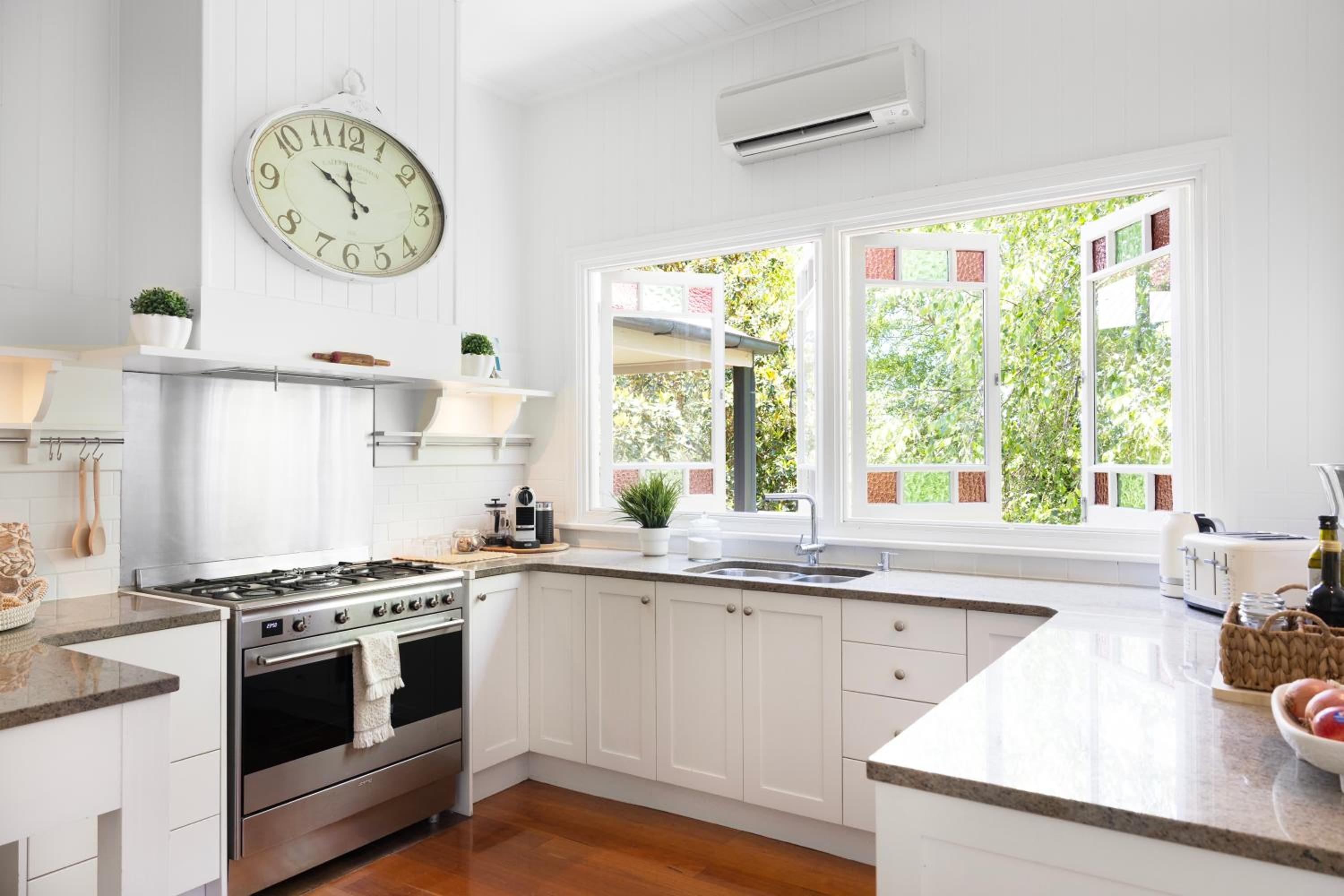 Waterfall Lodge Maleny Timeless Grandeur & Luxury