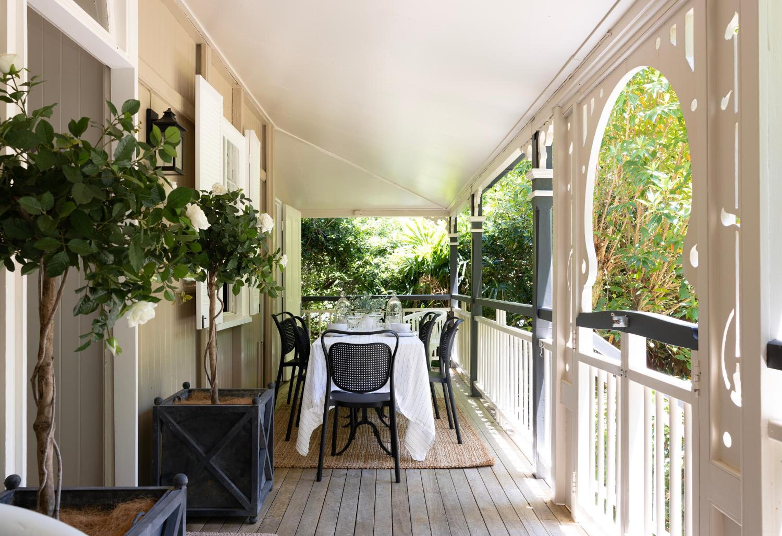Waterfall Lodge Maleny Timeless Grandeur & Luxury