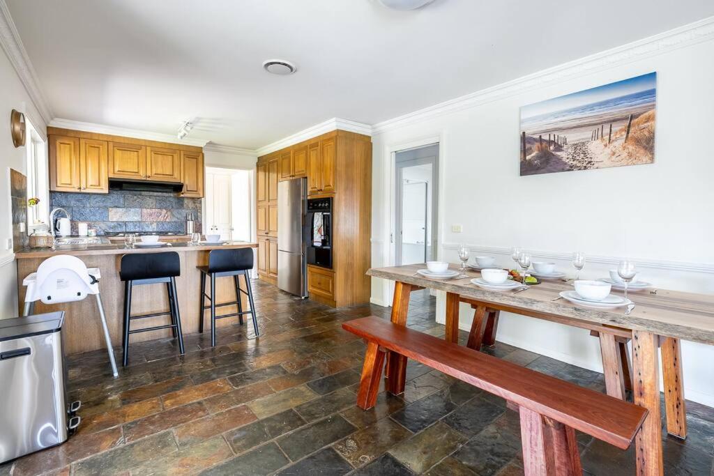Spacious Pet Friendly Ping Pong Table