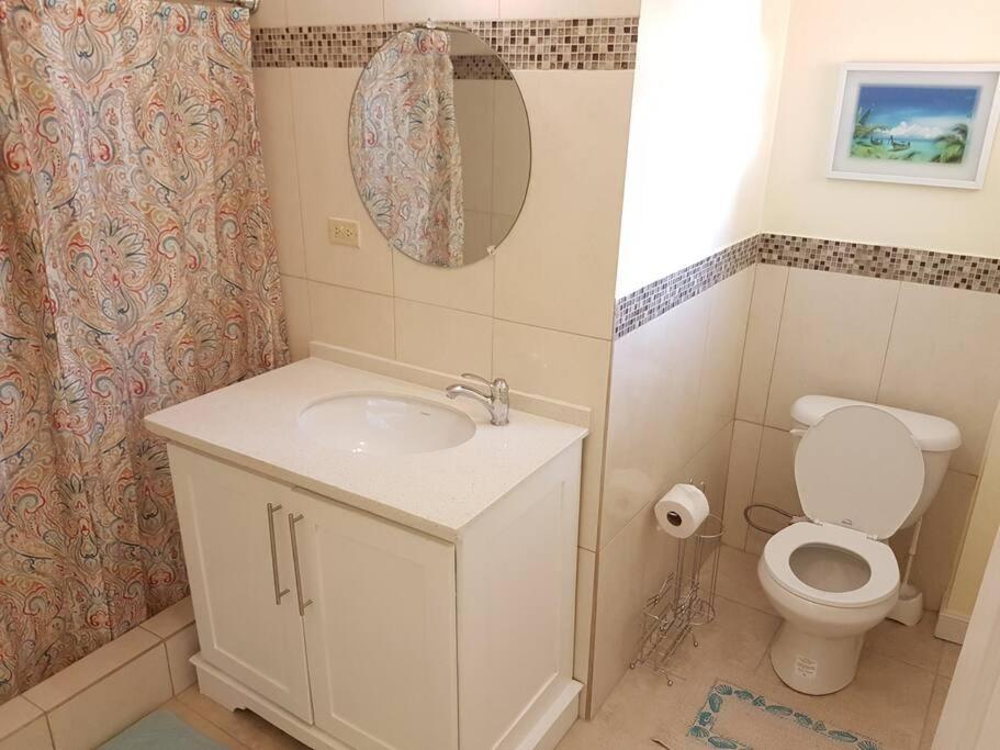 Comfortable 3 Bedroom Townhouse great location view 2
