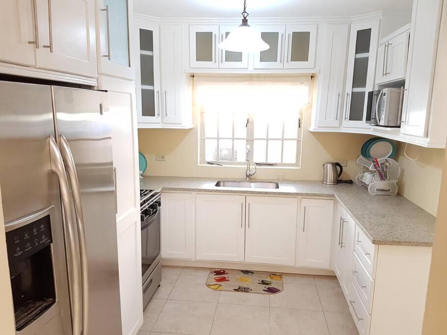Comfortable 3 Bedroom Townhouse great location view 3