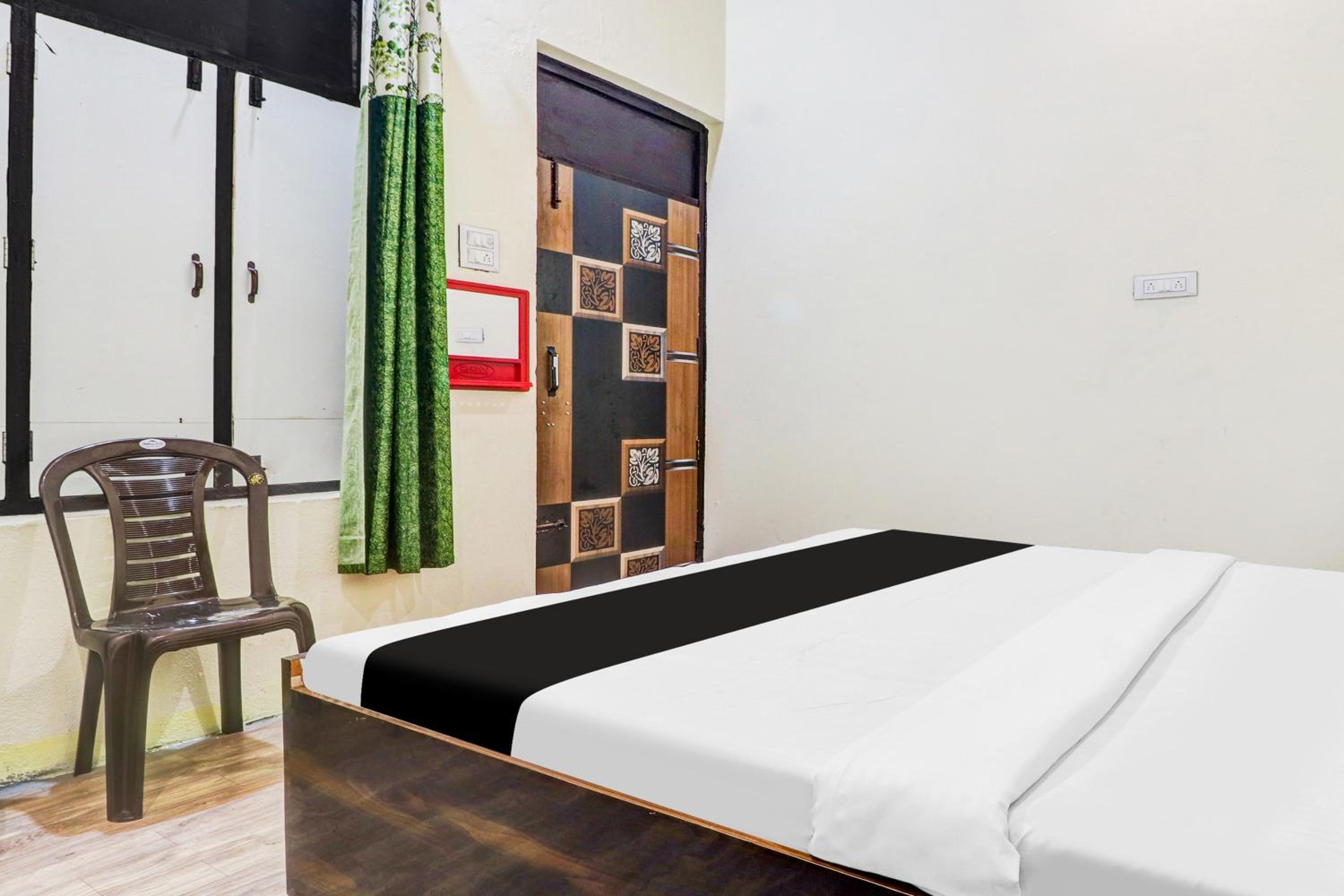 Hotel O A1 GUEST HOUSE view 2