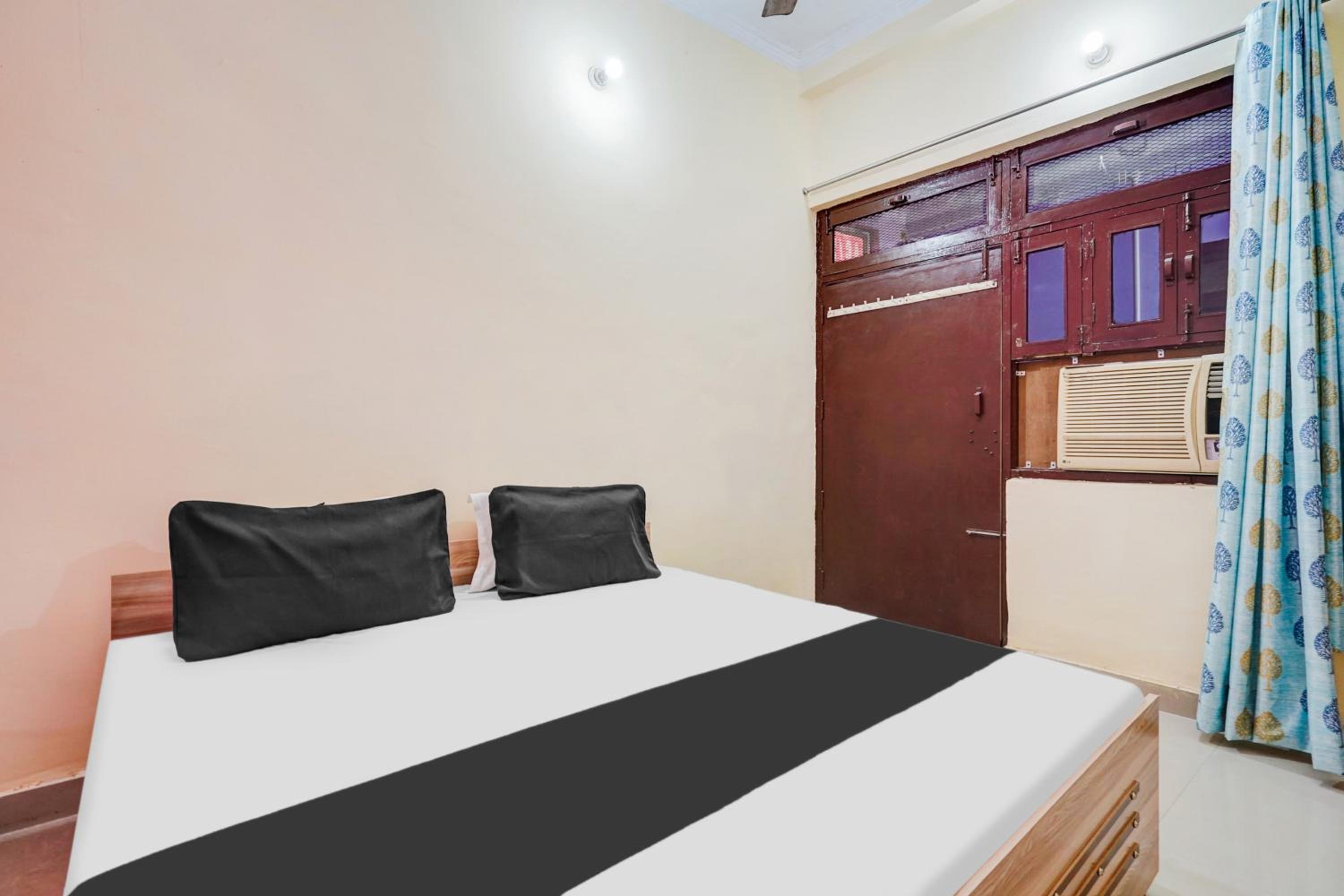 SPOT ON SS Guest House view 5
