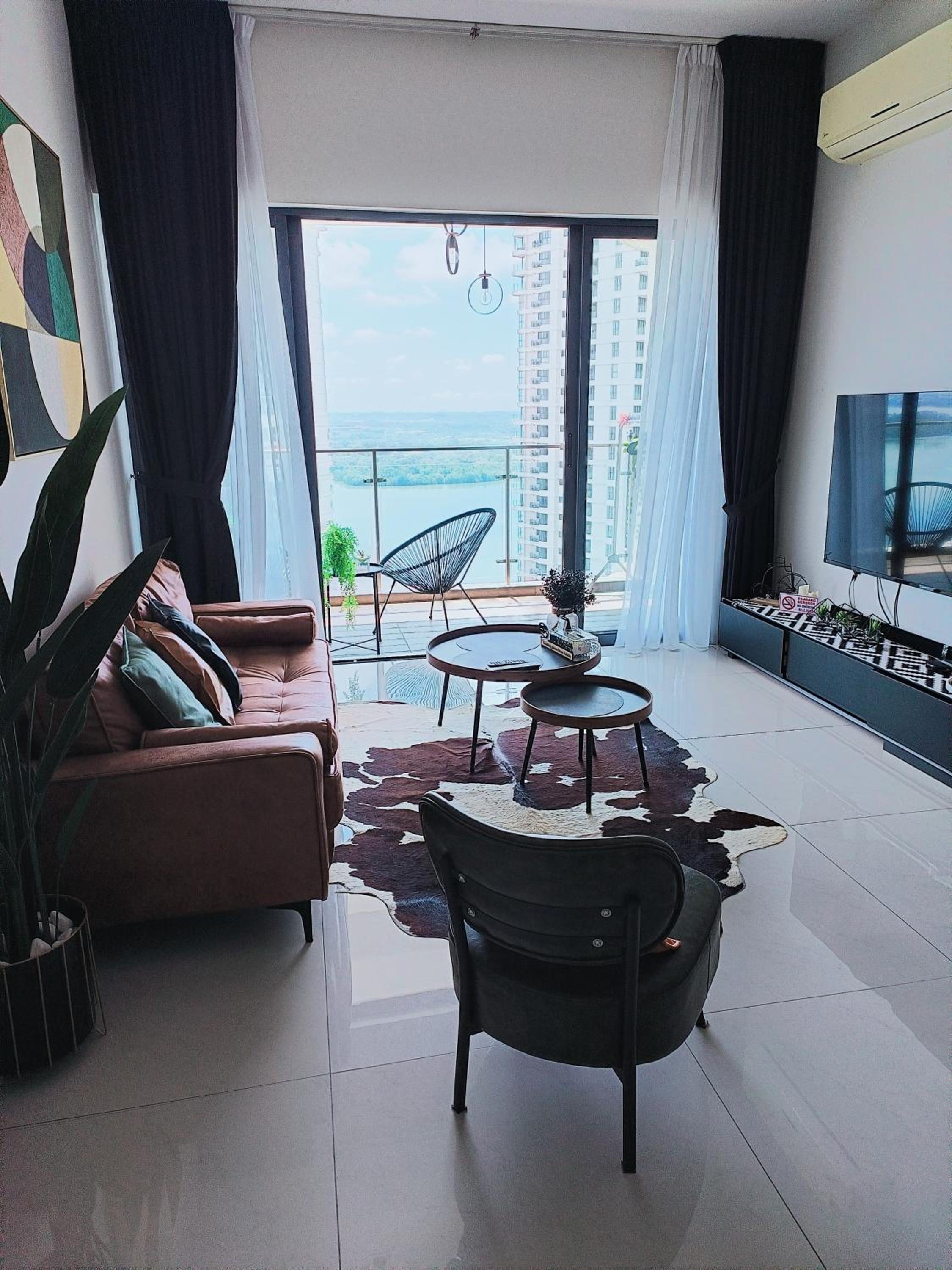 Country Garden Danga Bay 3BR Topfloor with Netflix & Astro