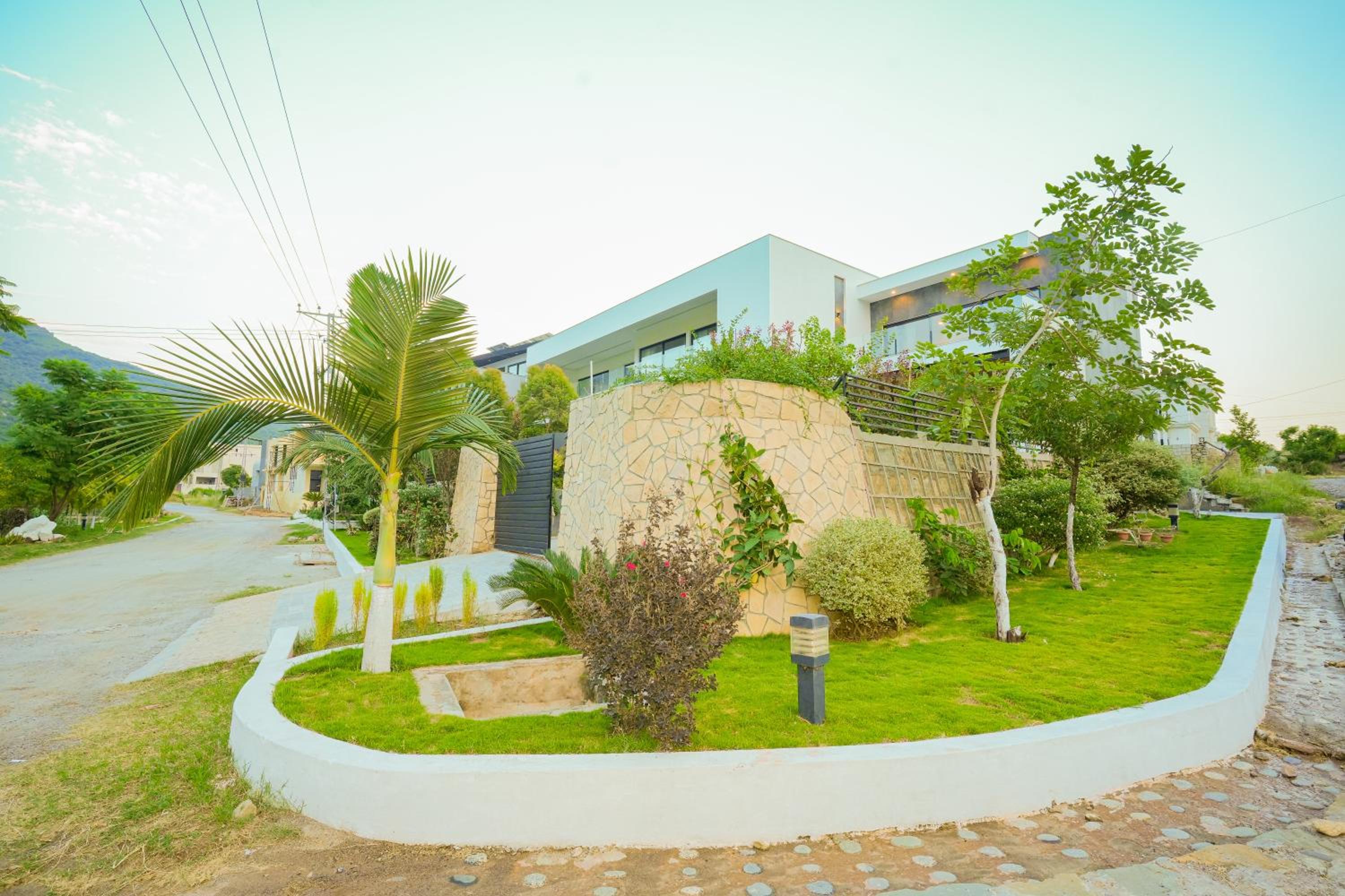 Margalla Retreat House With Pool, Garden & Mountain View, photo 36