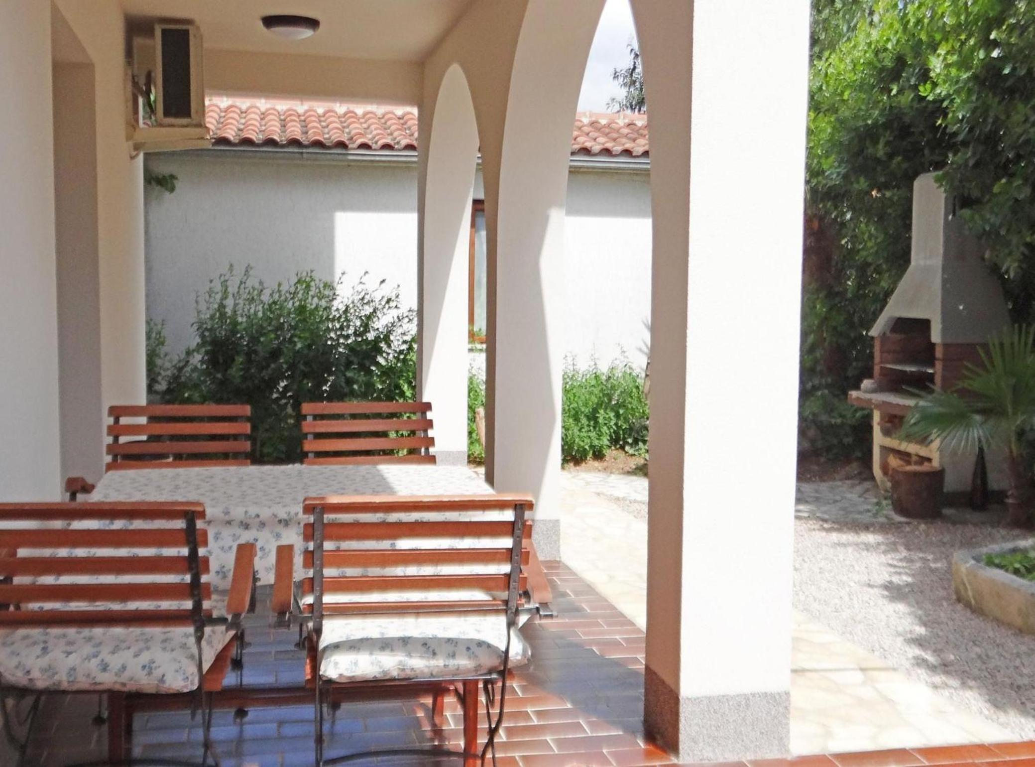 Scenic and Refined Krk Apartment with Terrace view 4