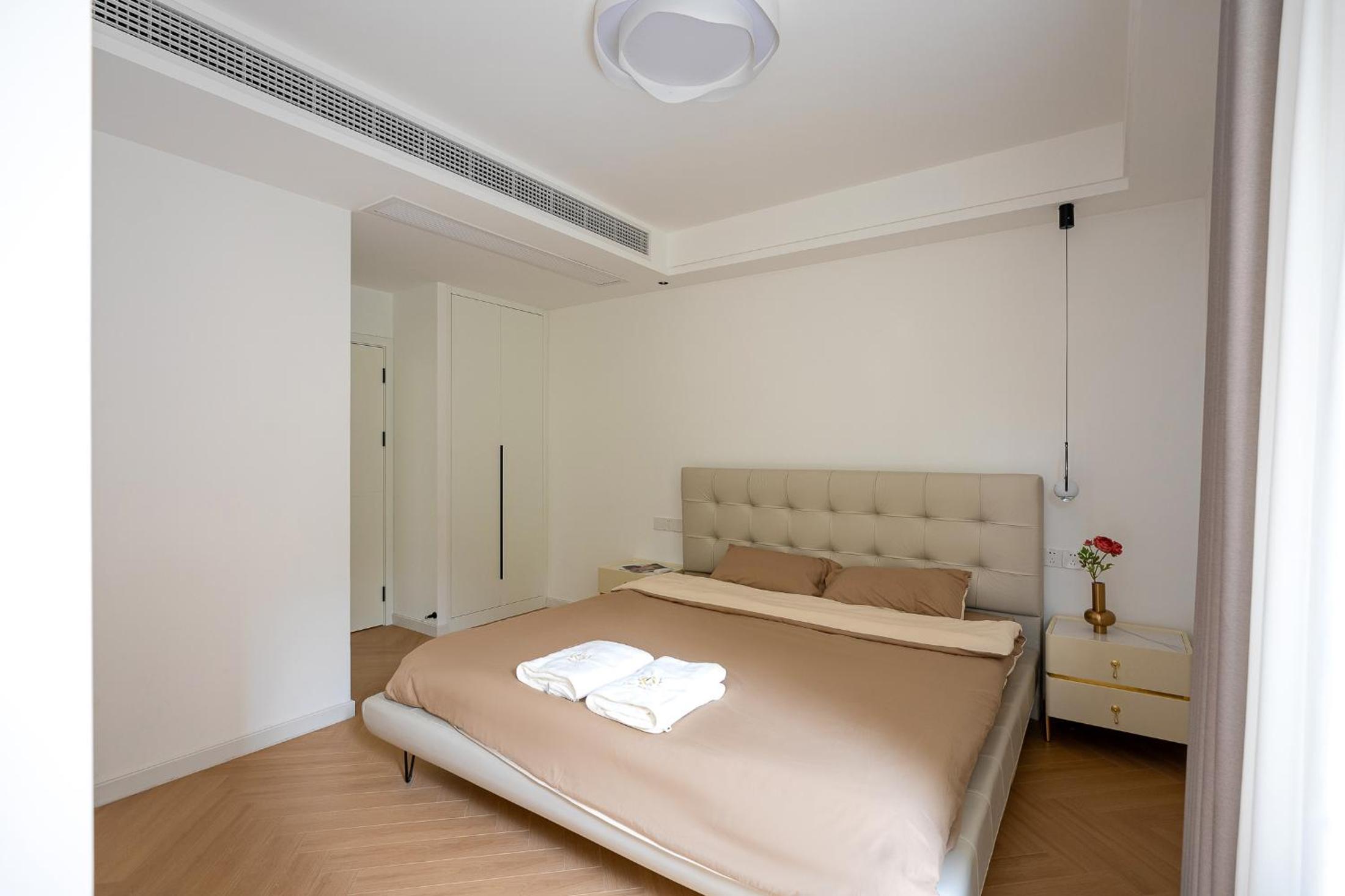 Eastern Hub - Bund Branch Yongye house Designer Deluxe Three bedrooms nice view