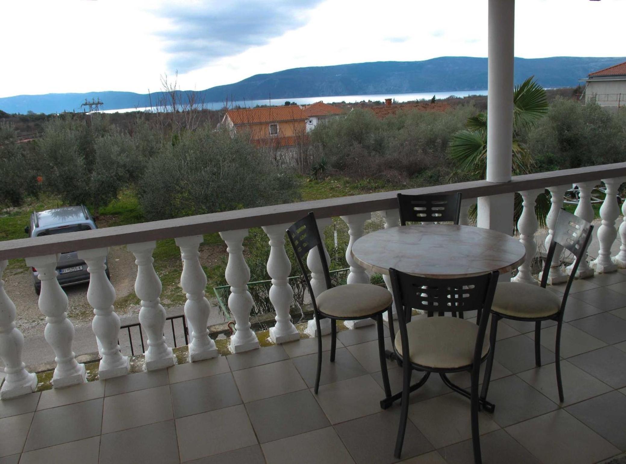 Bright and Modern: Fully Furnished Krk Apartments with Private Parking view 3