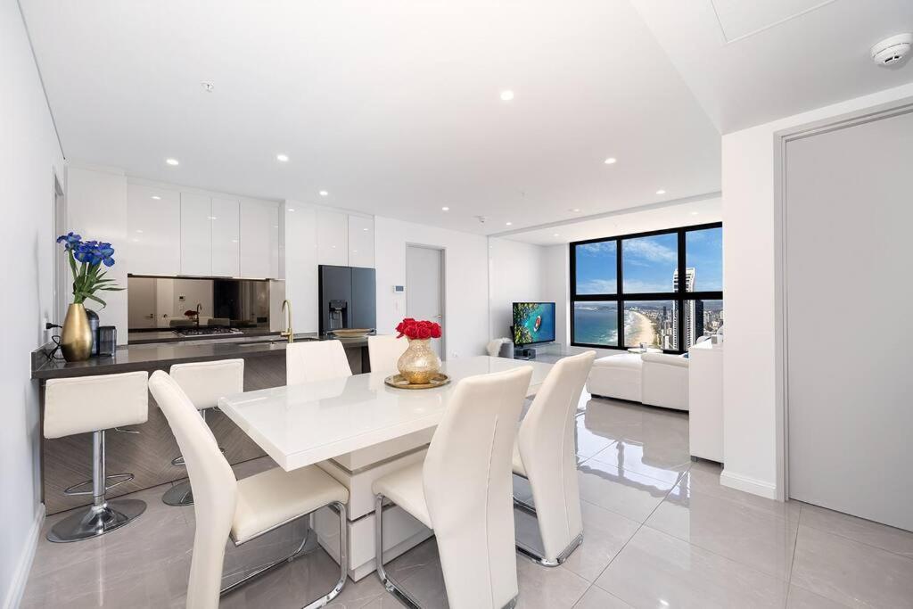 Sky High Ocean Views 4bdr 2bth