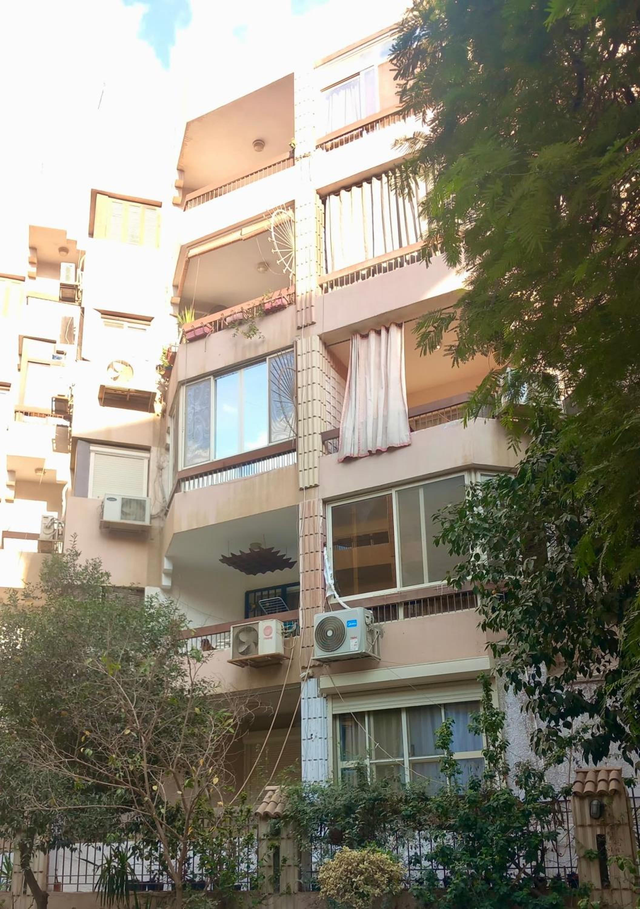 Boho 2BR Apartment with Garden View