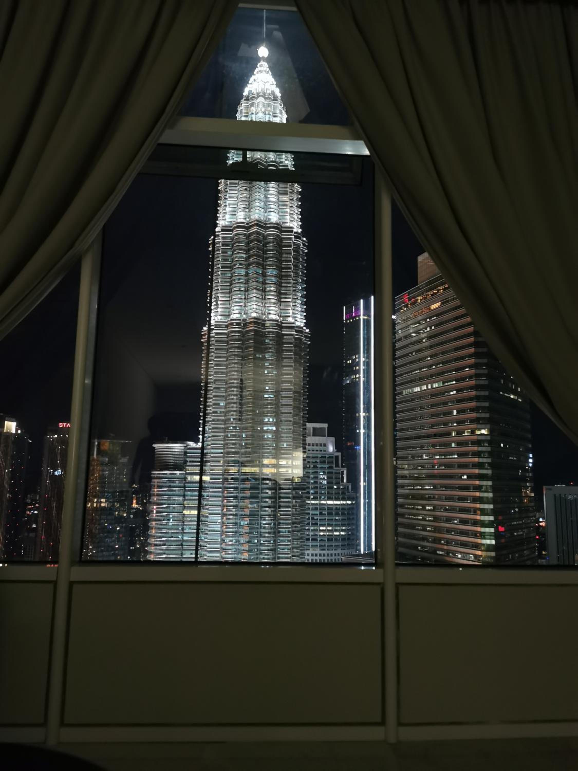 Sky Suites KLCC 3min walk to Twin Tower
