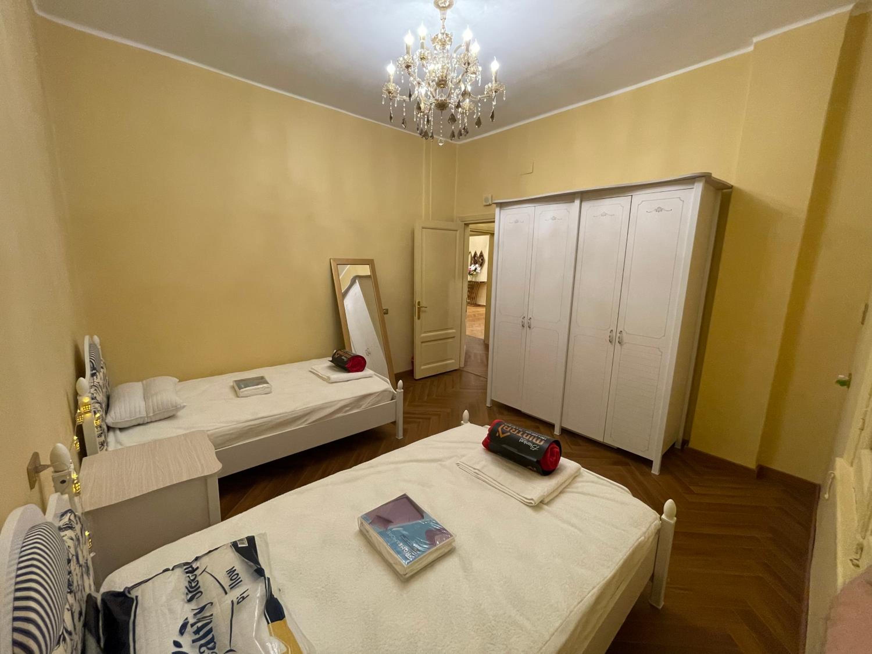 Luxury 5-Star Stay in Cairo Downtown Garden City - Steps from the Nile & All Top Attractions