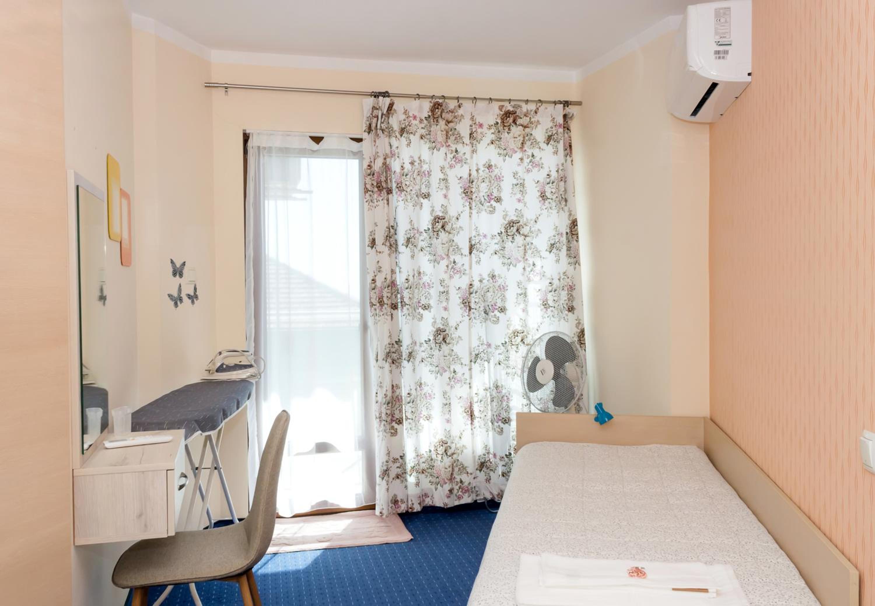 Balchik Sea View Escape 5BR Luxury with Hot Tub & Free Parking