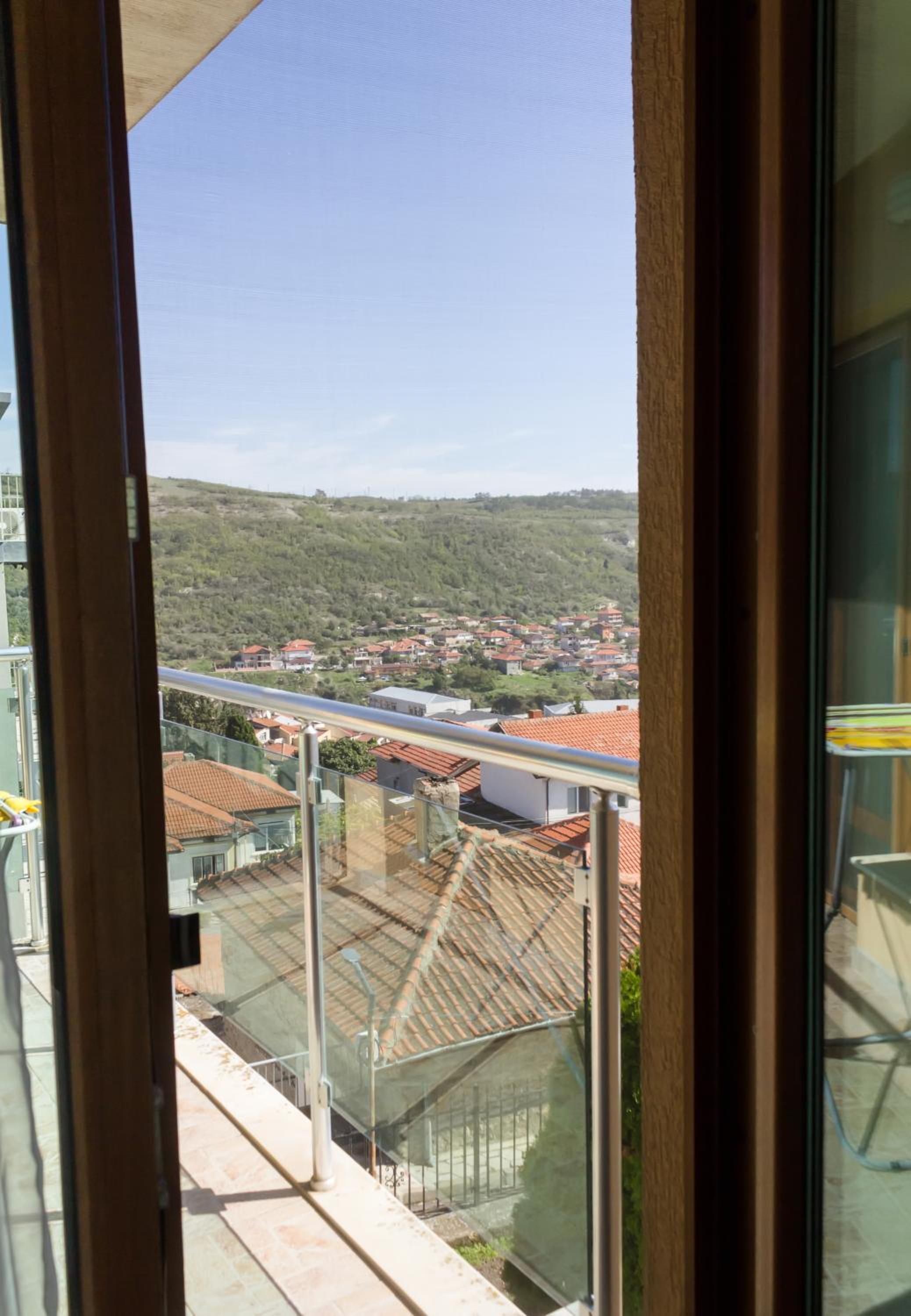 Balchik Sea View Escape 5BR Luxury with Hot Tub & Free Parking