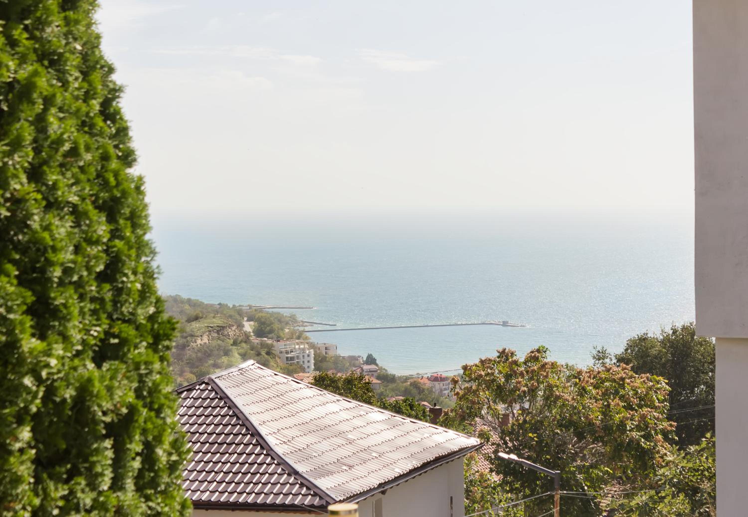 Balchik Sea View Escape 5BR Luxury with Hot Tub & Free Parking
