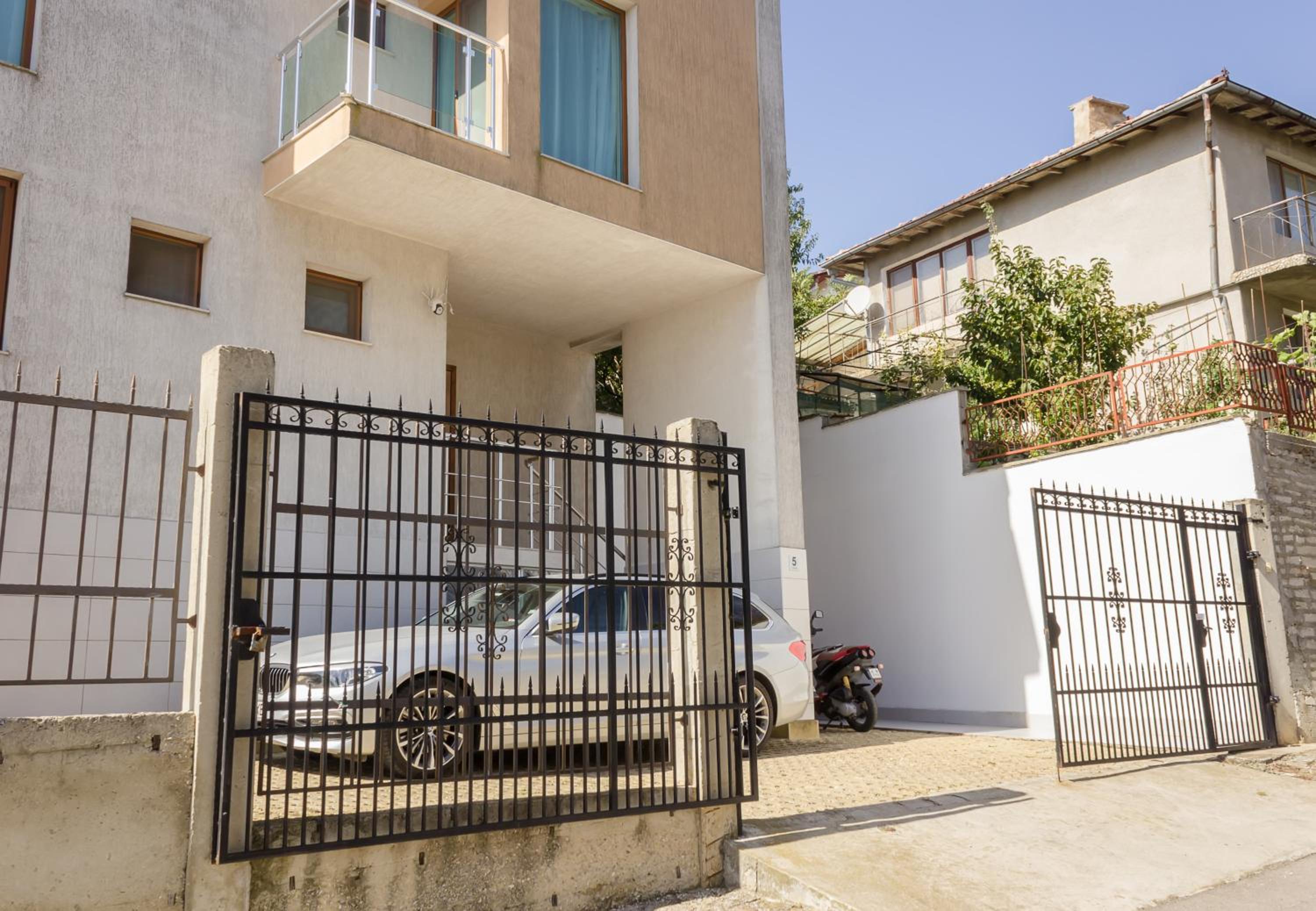 Balchik Sea View Escape 5BR Luxury with Hot Tub & Free Parking