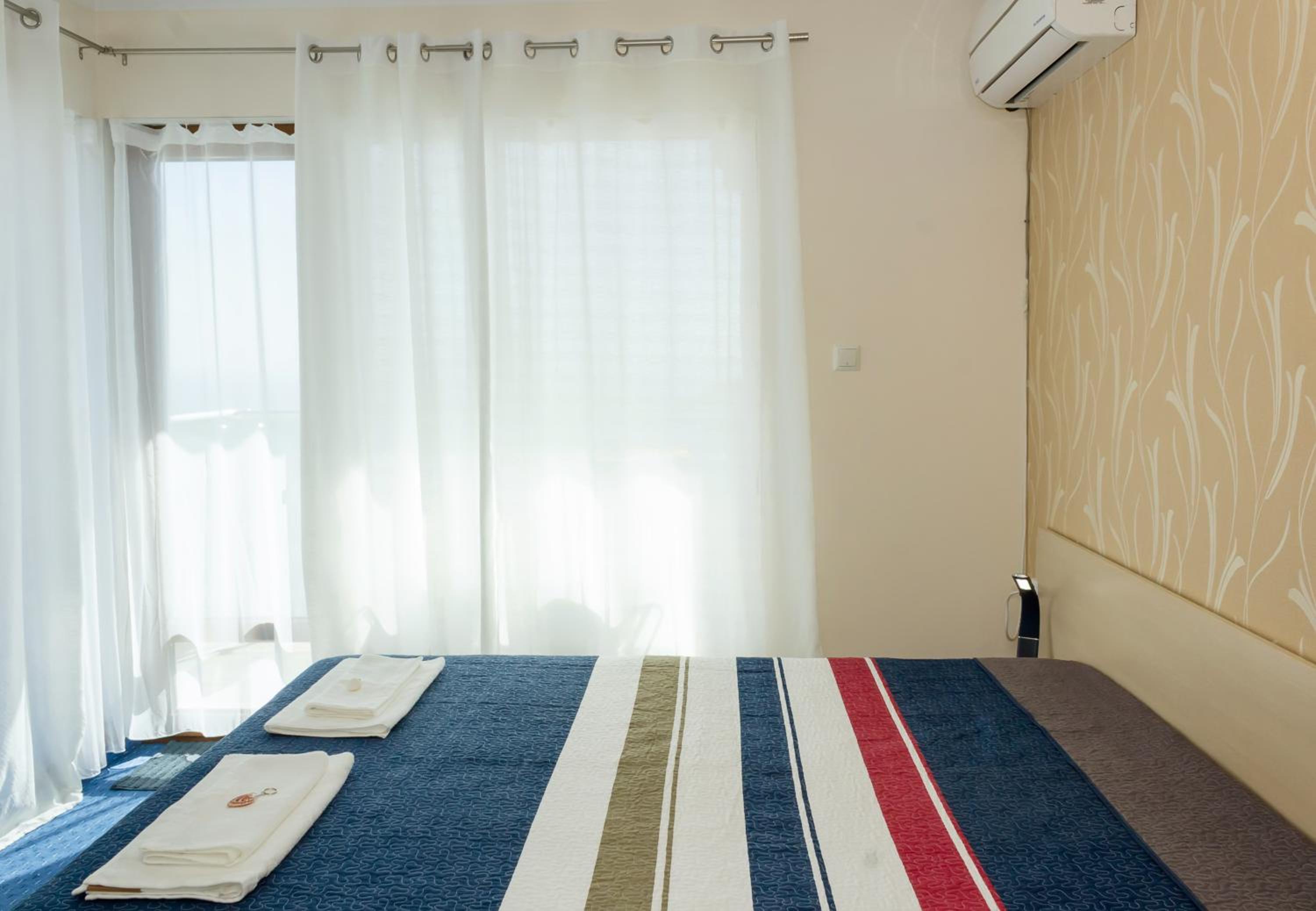 Balchik Sea View Escape 5BR Luxury with Hot Tub & Free Parking