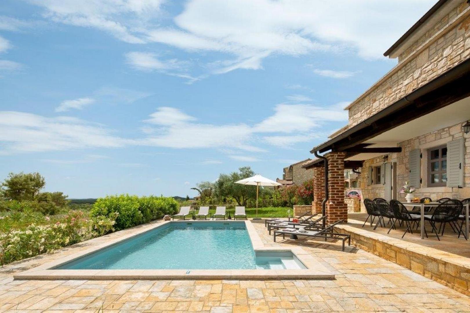 Rustic Villa Rubus & Sylbum with a pool view 4