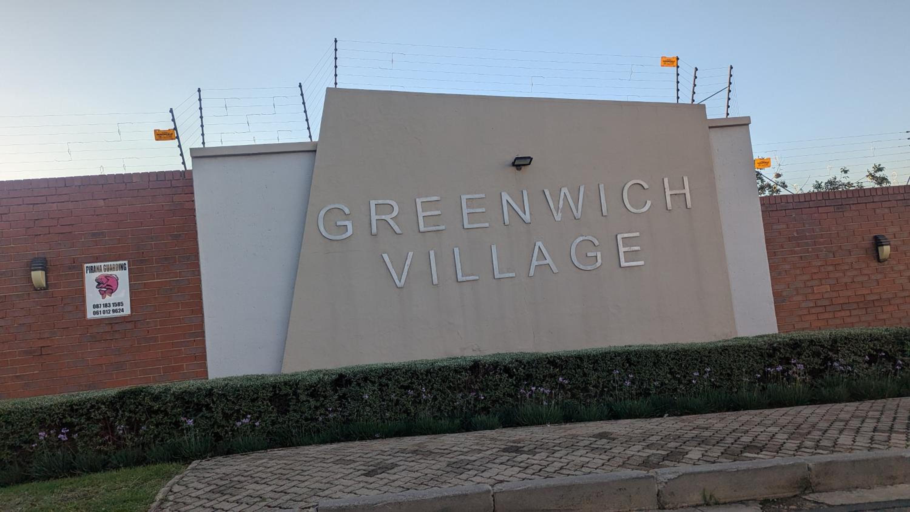 2-BR Apt, Pool access & Balcony, Paulshof view 2