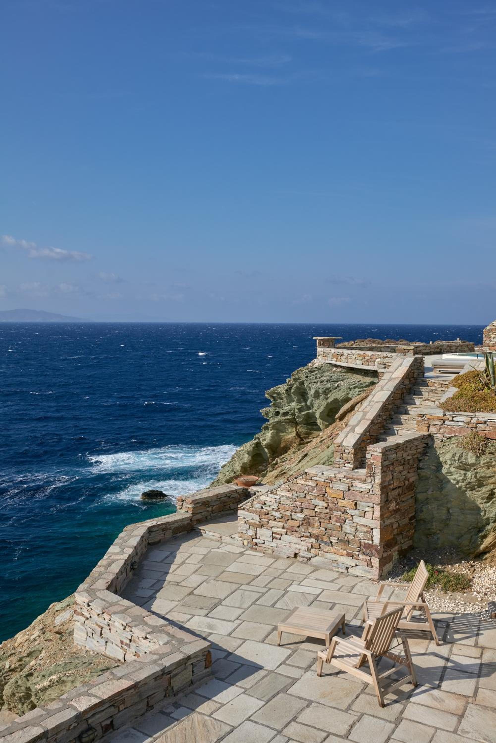 5 bedroom villa with pool, sunset views, direct access to the sea view 5