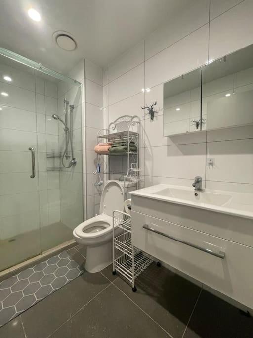 Stylish City Apt, Prime Location