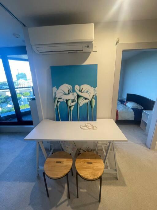 Stylish City Apt, Prime Location